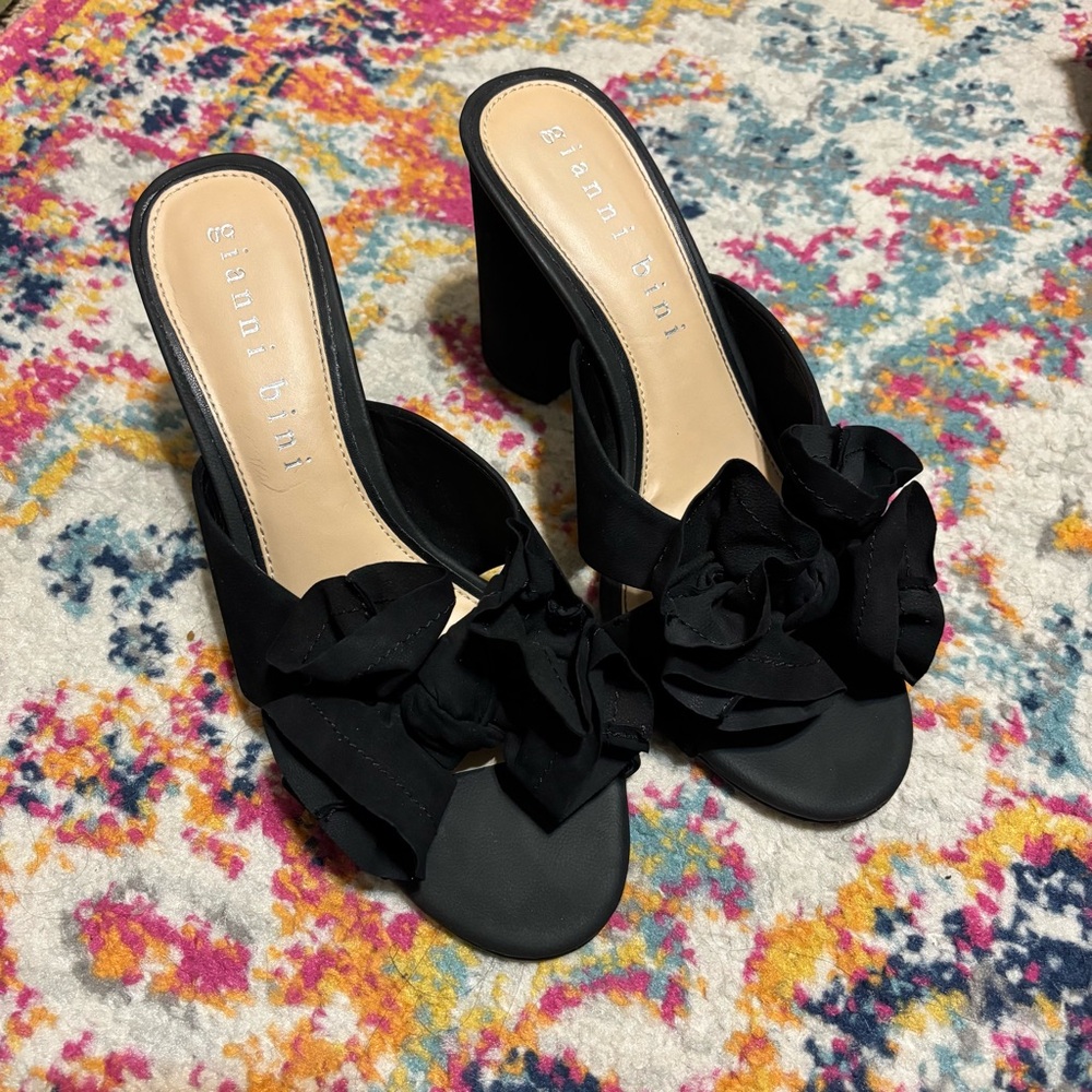 Gianni Bini Black Ruffle Heels